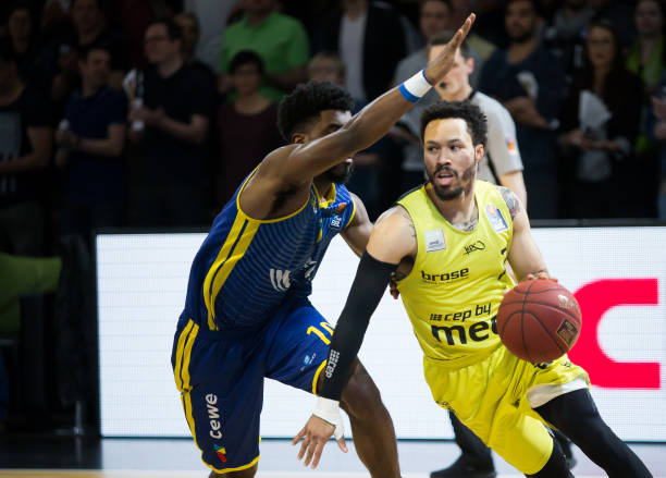 存在一定不 存在一定不